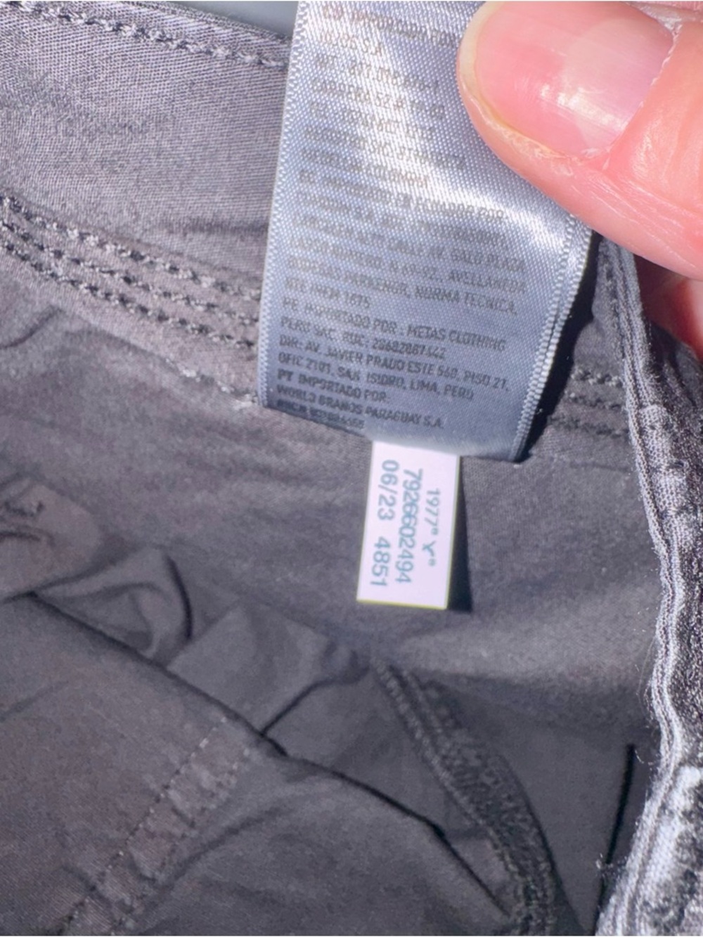 NWT American Eagle Outfitters Black Cargo Pants "Baggy Jogger" - Picture 11 of 11
